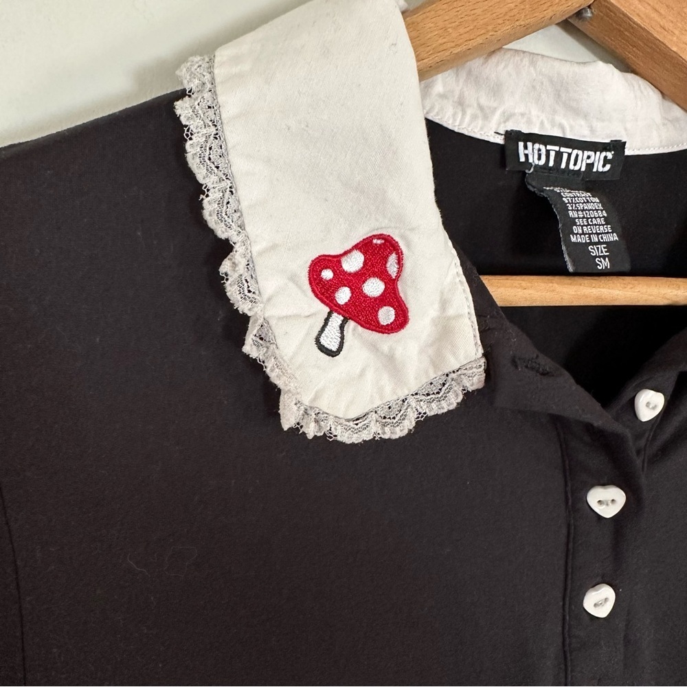 Mushroom Embroidered Lacey Collared Cropped Tee Size Small - Picture 8 of 11
